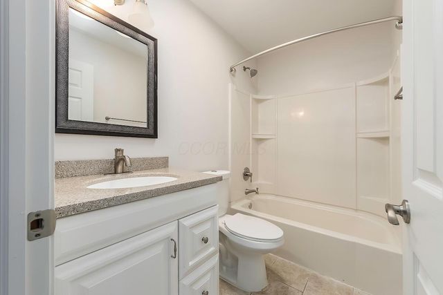 2476 Broadway, Grove City, OH 43123