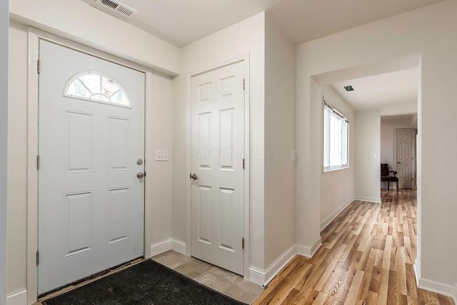 2476 Broadway, Grove City, OH 43123