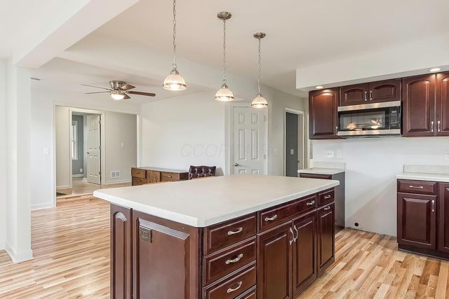 2476 Broadway, Grove City, OH 43123