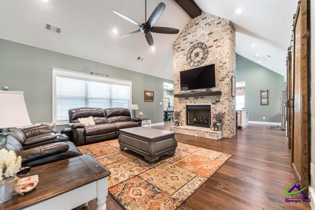 105 Waters Edge Ct, Kathleen, GA 31047