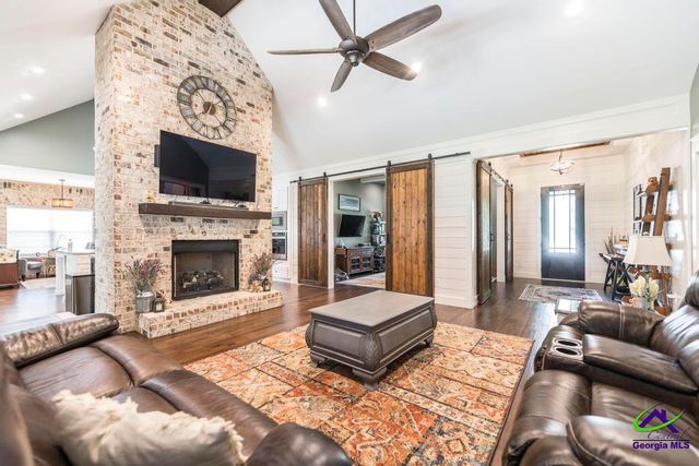 105 Waters Edge Ct, Kathleen, GA 31047