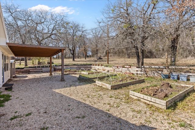 1300 Shannon Drive, Cleburne, TX 76031