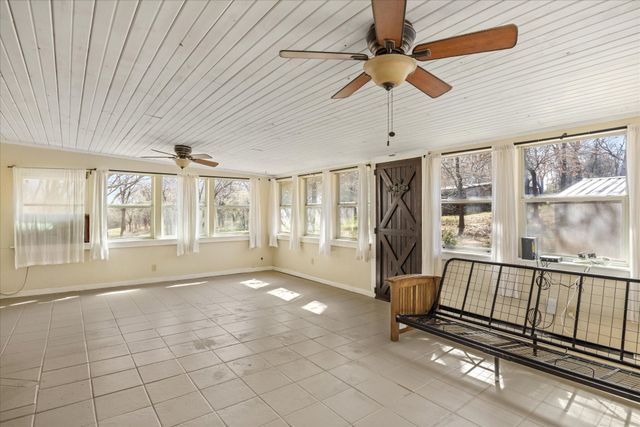 1300 Shannon Drive, Cleburne, TX 76031