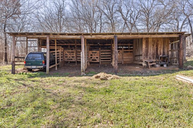 1300 Shannon Drive, Cleburne, TX 76031