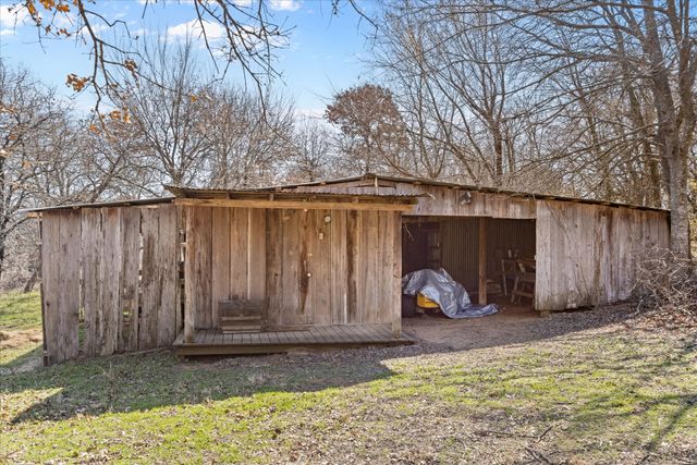 1300 Shannon Drive, Cleburne, TX 76031