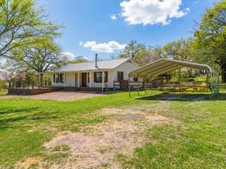 1300 Shannon Drive, Cleburne, TX 76031