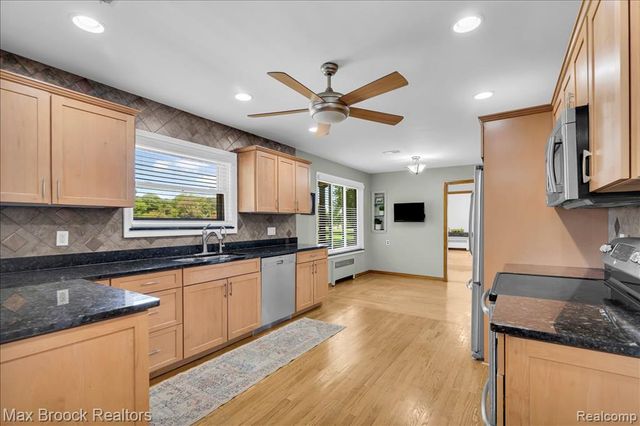 43747 Woodward Avenue, Bloomfield Hills, MI 48302