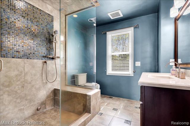 43747 Woodward Avenue, Bloomfield Hills, MI 48302