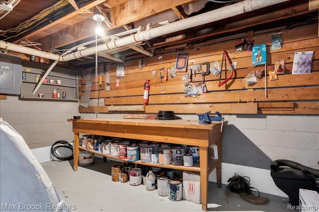 43747 Woodward Avenue, Bloomfield Hills, MI 48302