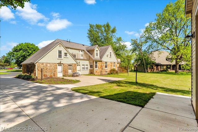 43747 Woodward Avenue, Bloomfield Hills, MI 48302