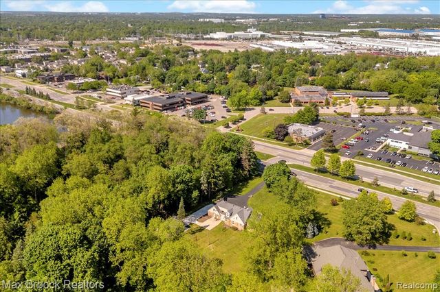 43747 Woodward Avenue, Bloomfield Hills, MI 48302