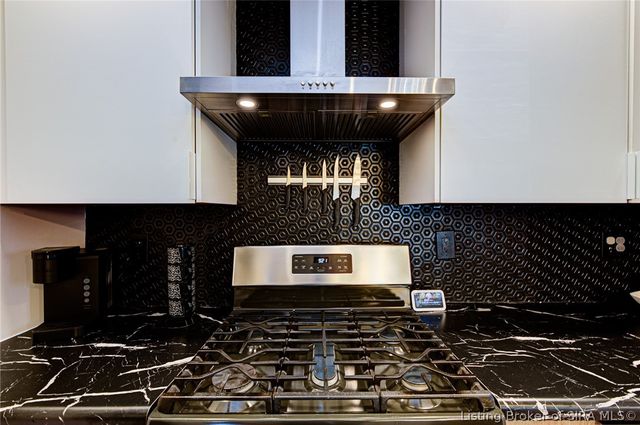 2408 Lyon Lane, New Albany, IN 47150