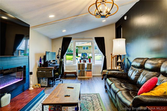 2408 Lyon Lane, New Albany, IN 47150