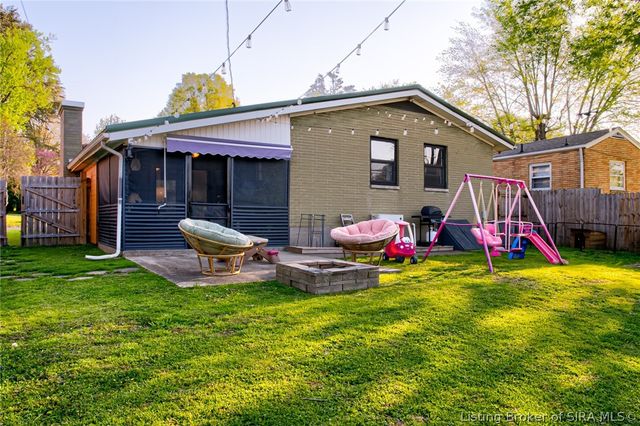 2408 Lyon Lane, New Albany, IN 47150