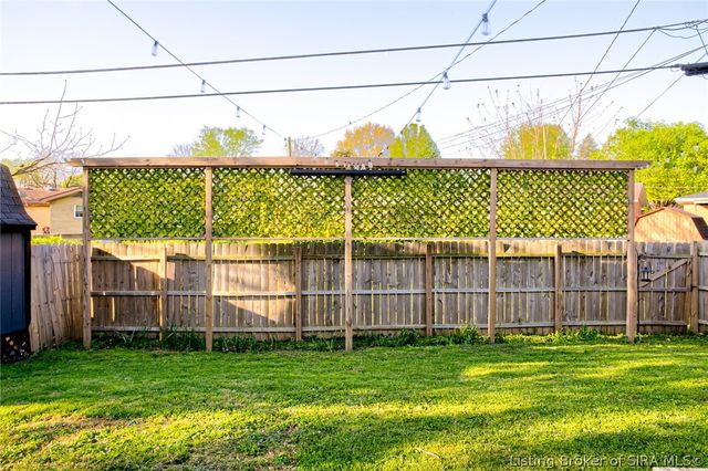 2408 Lyon Lane, New Albany, IN 47150