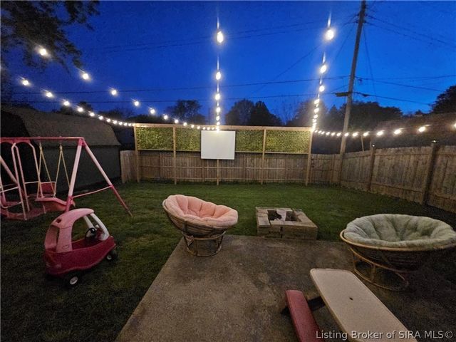 2408 Lyon Lane, New Albany, IN 47150