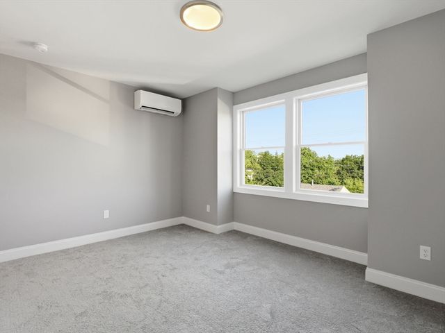 479 Washington Street 479, Haverhill, MA 01832