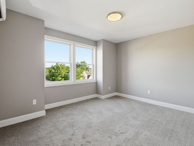 479 Washington Street 479, Haverhill, MA 01832