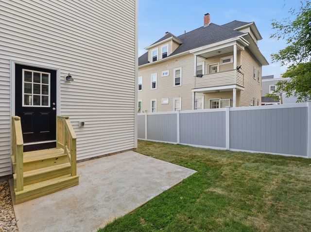 479 Washington Street 479, Haverhill, MA 01832