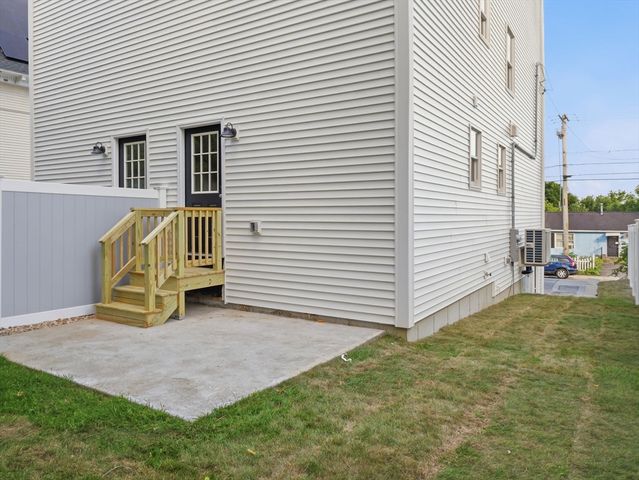 479 Washington Street 479, Haverhill, MA 01832