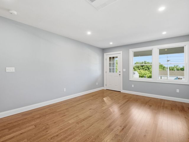 479 Washington Street 479, Haverhill, MA 01832