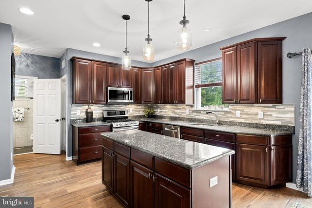 11 TIDEWATER CT, Hainesport, NJ 08036