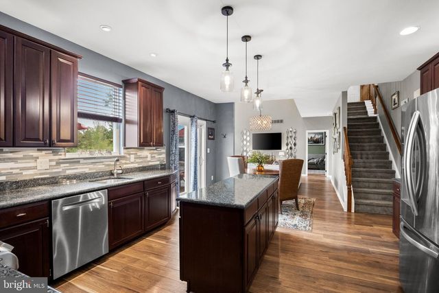 11 TIDEWATER CT, Hainesport, NJ 08036