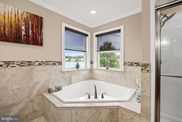 11 TIDEWATER CT, Hainesport, NJ 08036