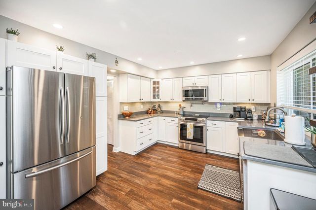 2215 GLENCOURSE LN, Reston, VA 20191