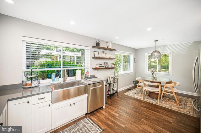 2215 GLENCOURSE LN, Reston, VA 20191