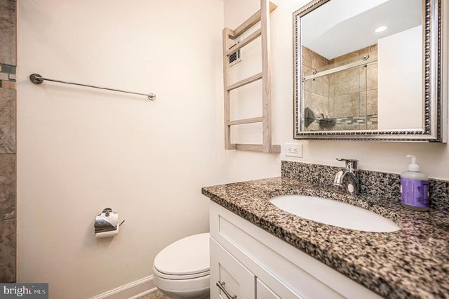 2215 GLENCOURSE LN, Reston, VA 20191