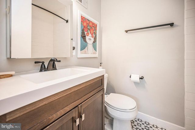 2215 GLENCOURSE LN, Reston, VA 20191