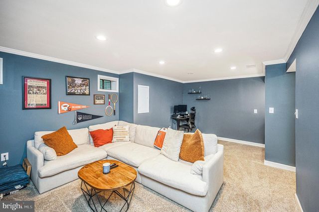 2215 GLENCOURSE LN, Reston, VA 20191