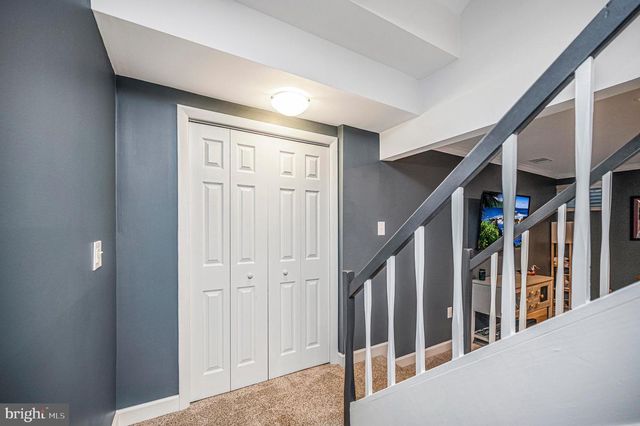 2215 GLENCOURSE LN, Reston, VA 20191