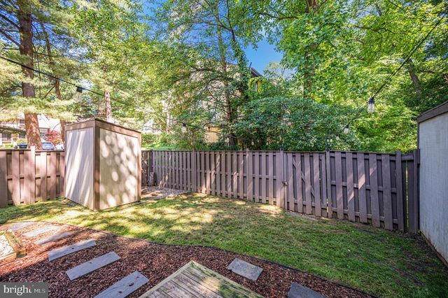 2215 GLENCOURSE LN, Reston, VA 20191