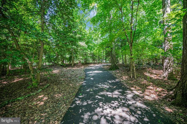 2215 GLENCOURSE LN, Reston, VA 20191