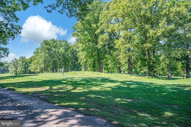 2215 GLENCOURSE LN, Reston, VA 20191