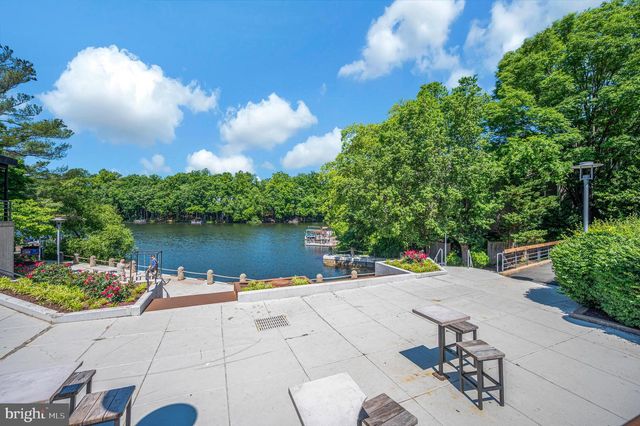 2215 GLENCOURSE LN, Reston, VA 20191