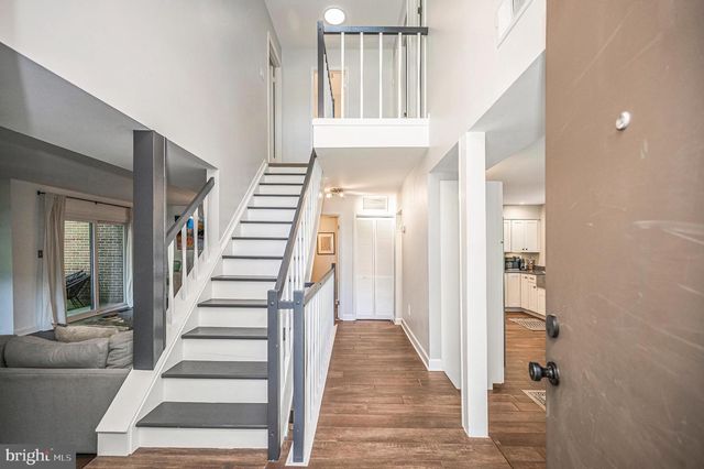 2215 GLENCOURSE LN, Reston, VA 20191