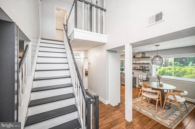 2215 GLENCOURSE LN, Reston, VA 20191