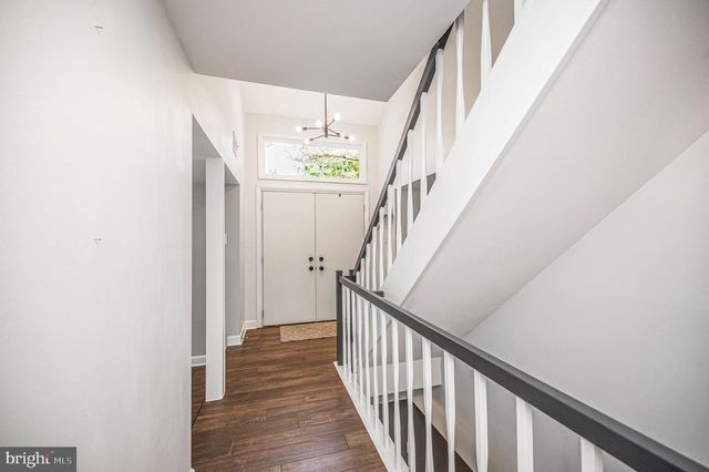 2215 GLENCOURSE LN, Reston, VA 20191