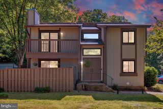 2215 GLENCOURSE LN, Reston, VA 20191