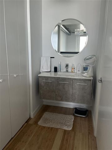 690 SW 1st Ct 1709, Miami, FL 33130