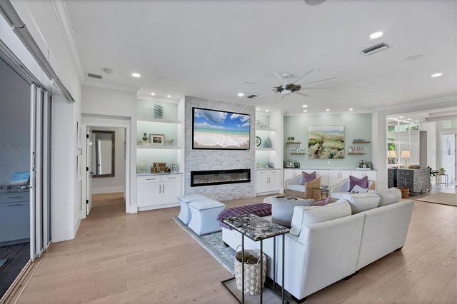 7331 SAINT GEORGES WAY, University Park, FL 34201