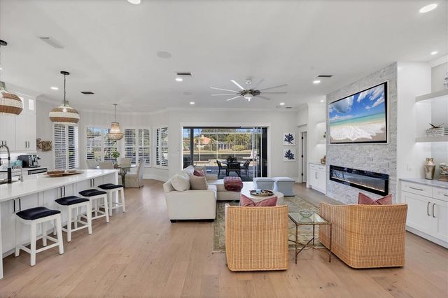 7331 SAINT GEORGES WAY, University Park, FL 34201