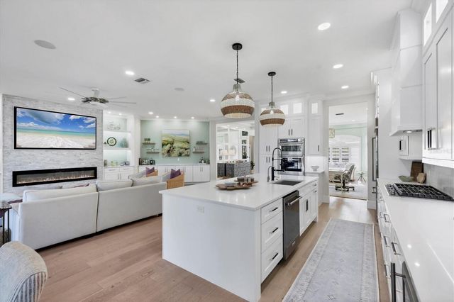 7331 SAINT GEORGES WAY, University Park, FL 34201