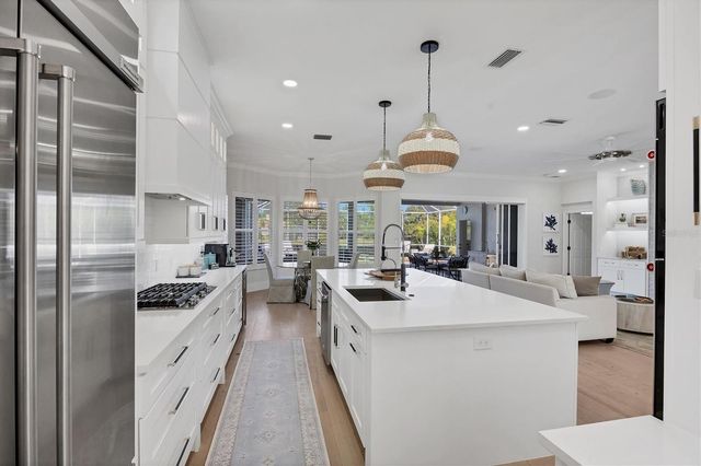 7331 SAINT GEORGES WAY, University Park, FL 34201