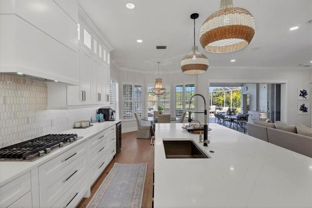 7331 SAINT GEORGES WAY, University Park, FL 34201