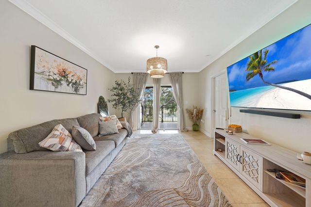 231 SW 116TH Avenue 19208, Pembroke Pines, FL 33025