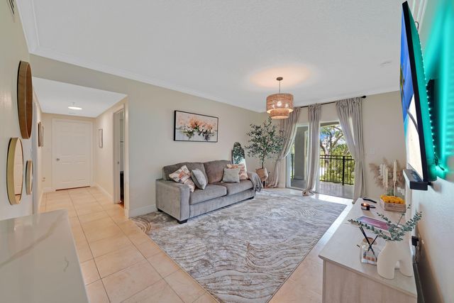231 SW 116TH Avenue 19208, Pembroke Pines, FL 33025